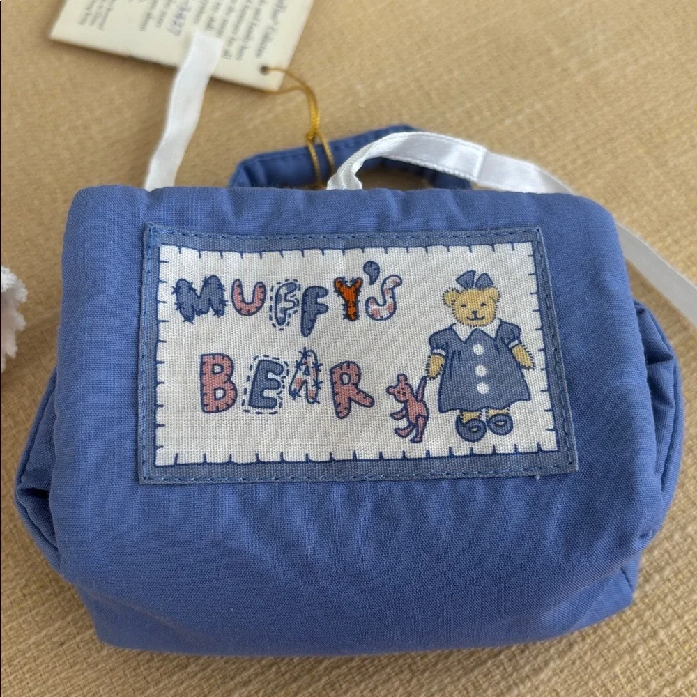 Muffy VanderBear Muffy’s Bear in Pet-a-Porter Carrying Case